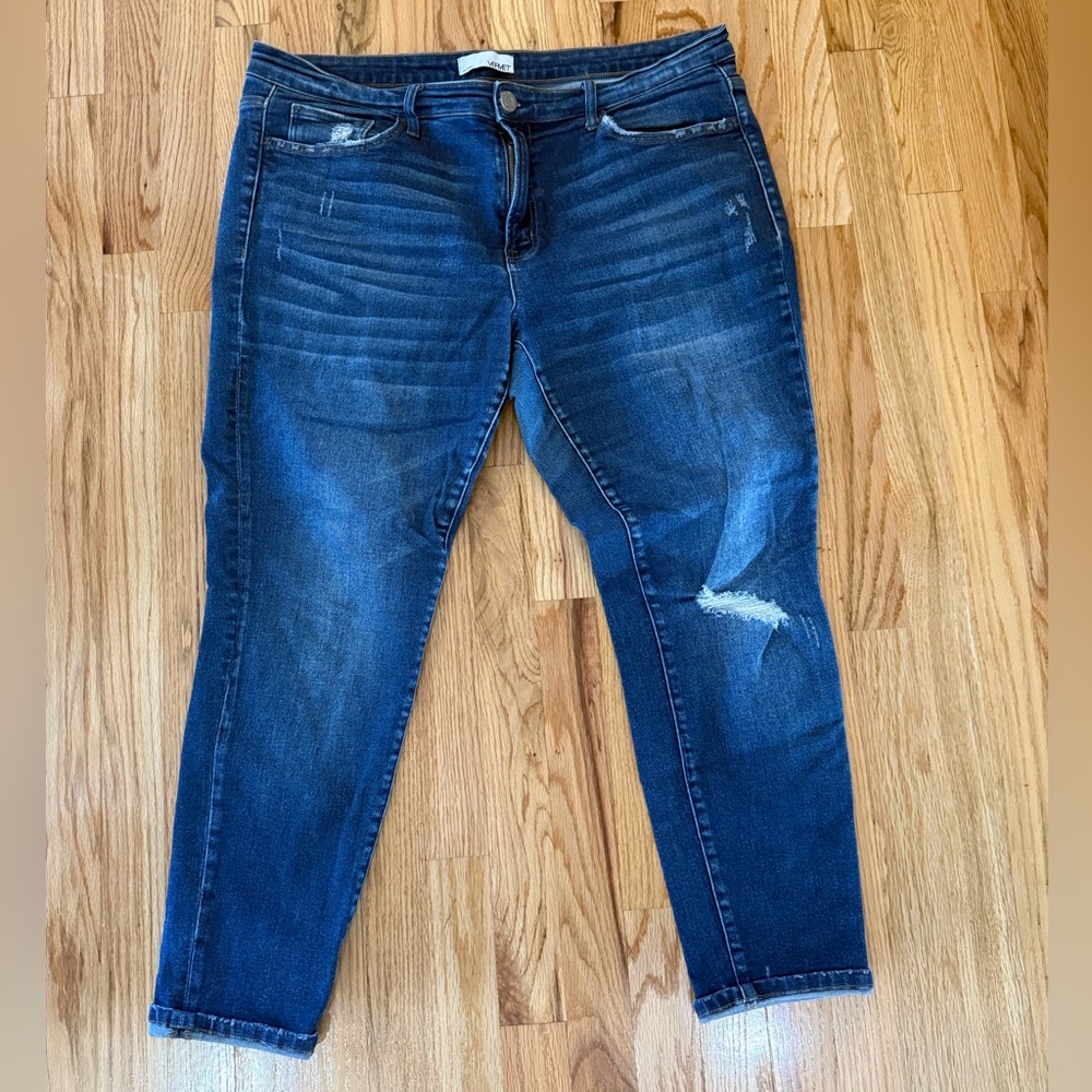 Vervet distressed jeans